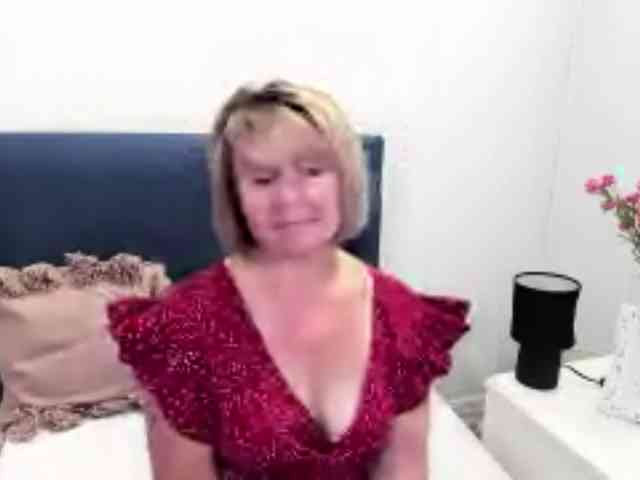 MarieneMature webcam