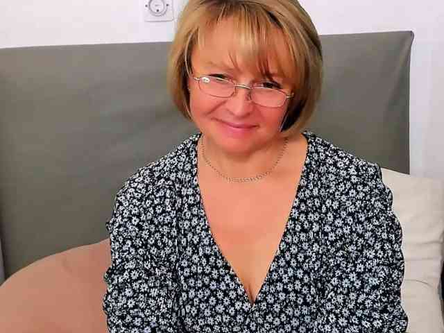 MarieneMature webcam