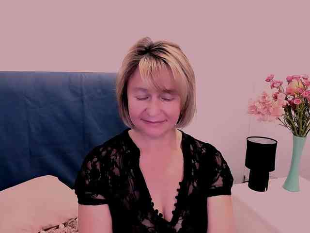 MarieneMature webcam