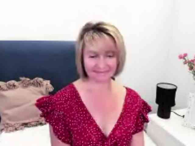MarieneMature webcam
