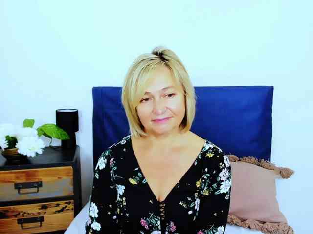 MarieneMature webcam