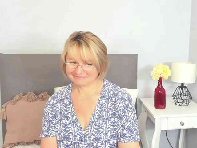 MarieneMature webcam