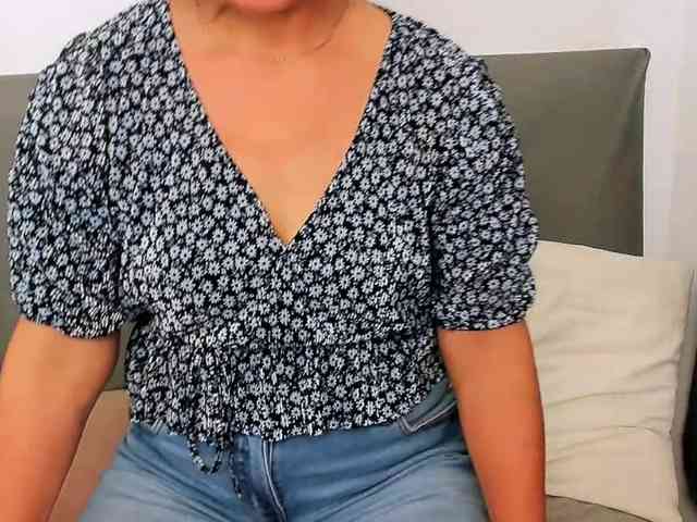MarieneMature webcam