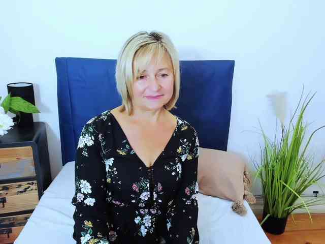 MarieneMature webcam