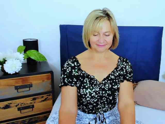 MarieneMature webcam