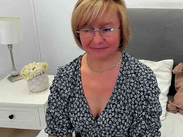 MarieneMature webcam