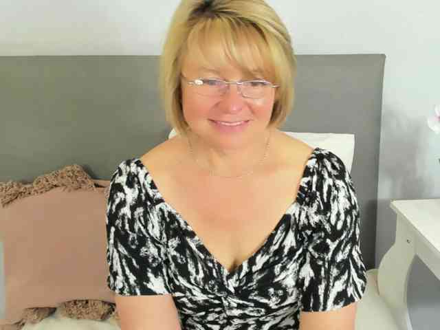 MarieneMature webcam