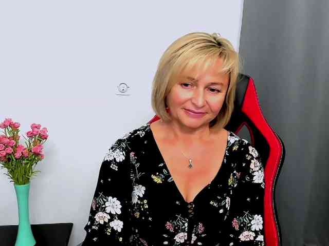 MarieneMature webcam