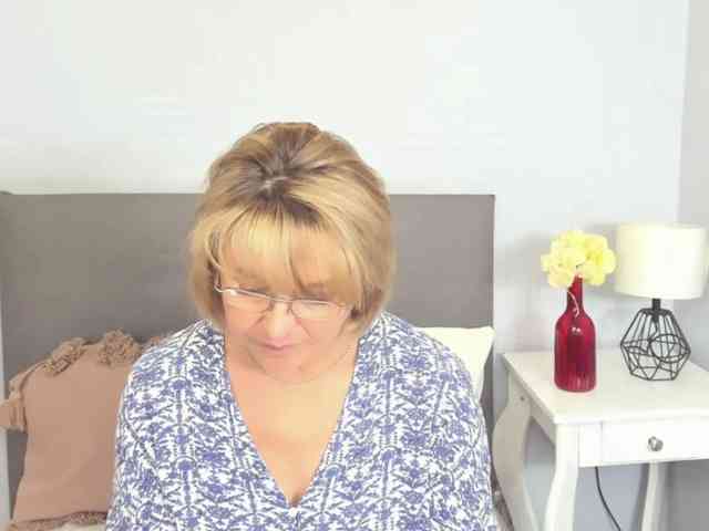 MarieneMature webcam
