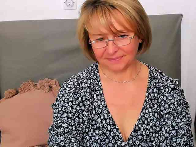 MarieneMature webcam
