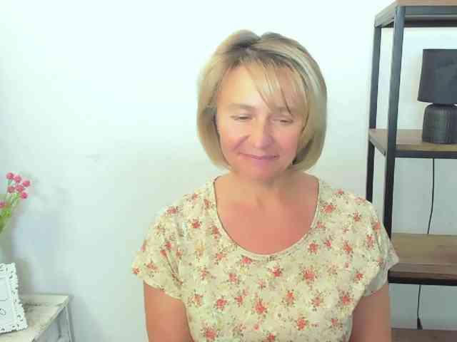 MarieneMature webcam