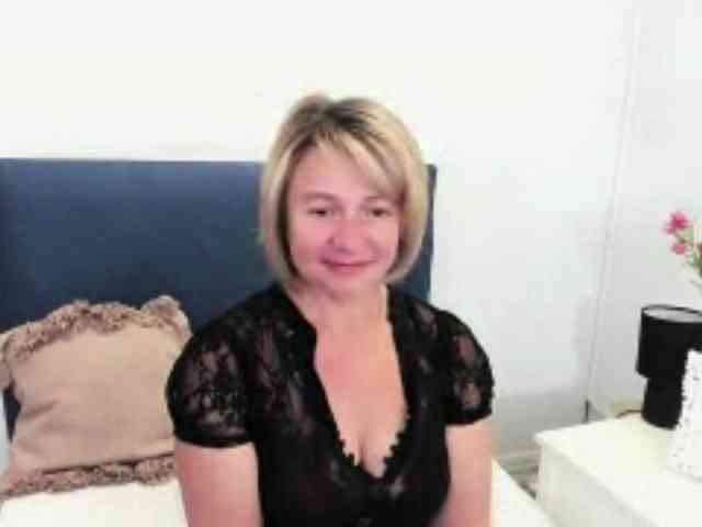 MarieneMature webcam