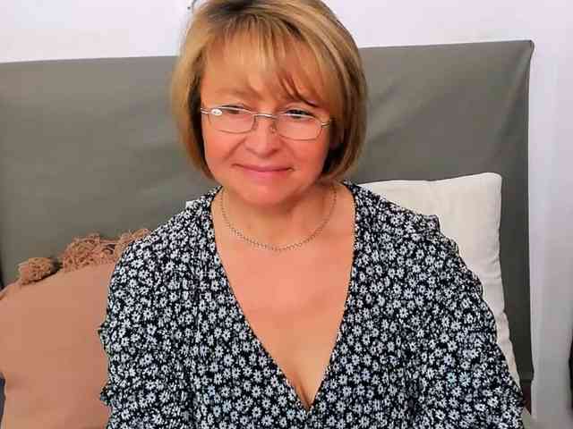 MarieneMature webcam