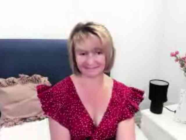 MarieneMature webcam