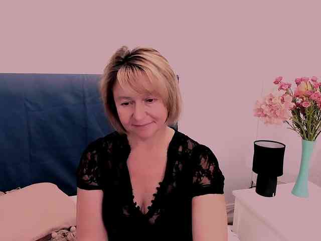 MarieneMature webcam