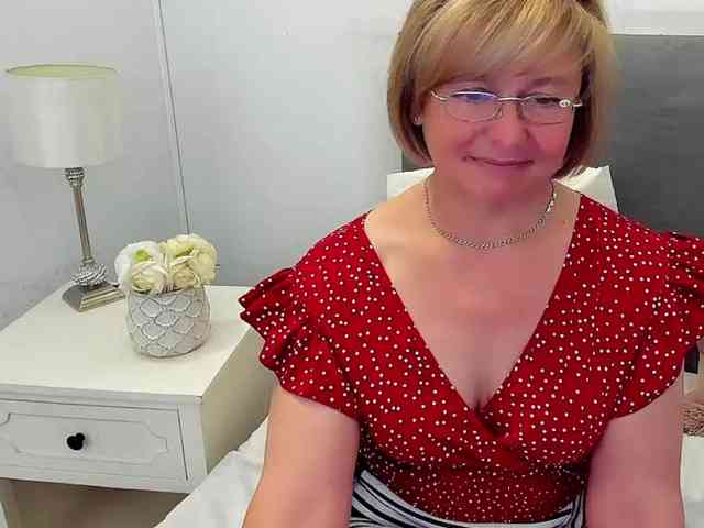 MarieneMature webcam