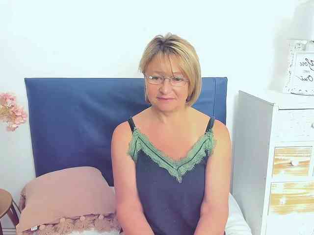 MarieneMature webcam