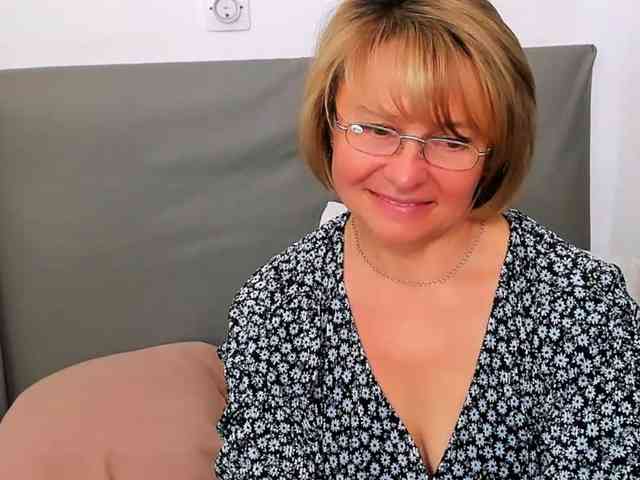 MarieneMature webcam