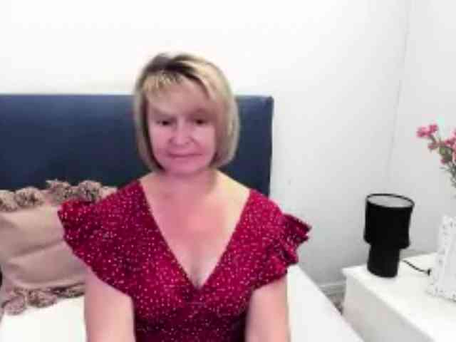 MarieneMature webcam