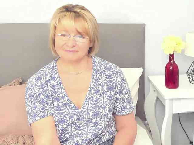 MarieneMature webcam