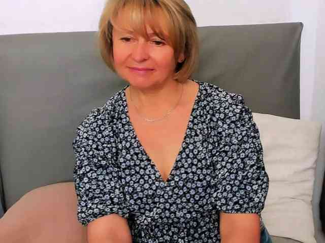 MarieneMature webcam