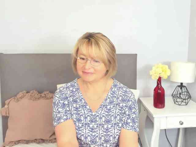 MarieneMature webcam