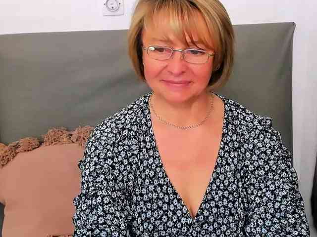MarieneMature webcam