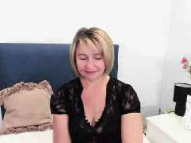 MarieneMature webcam