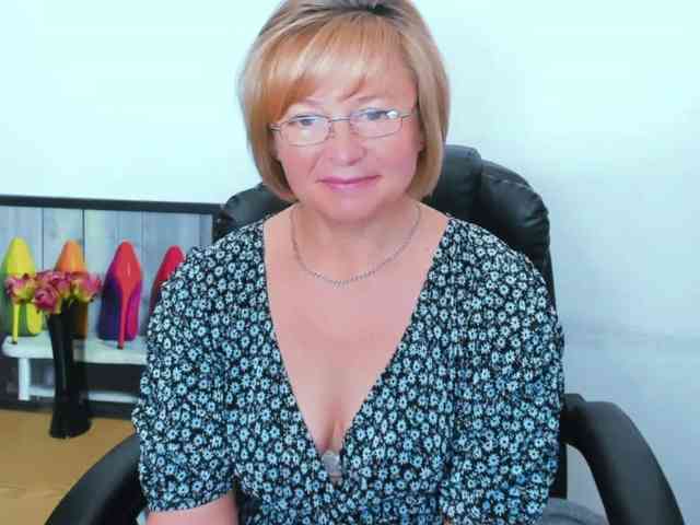 MarieneMature webcam