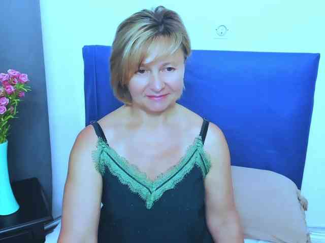 MarieneMature webcam
