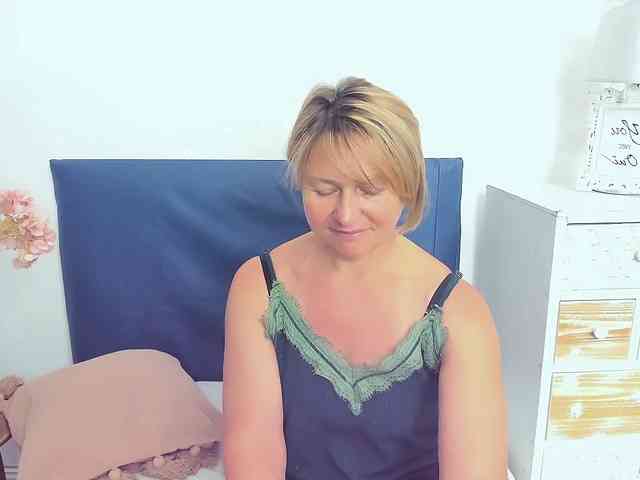 MarieneMature webcam