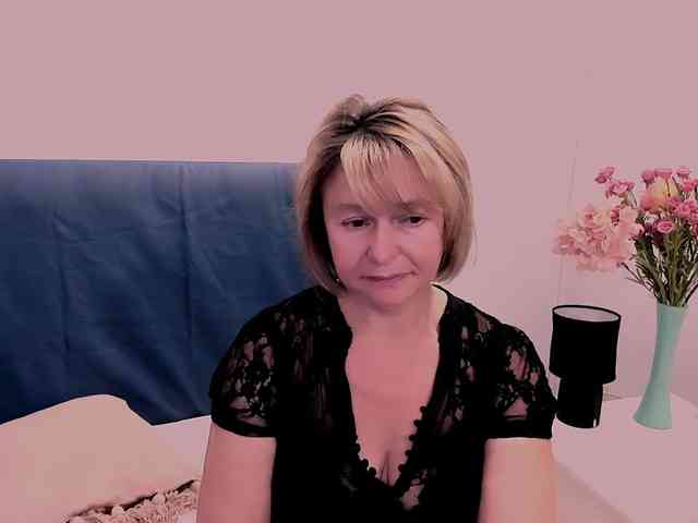MarieneMature webcam