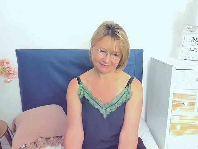MarieneMature webcam