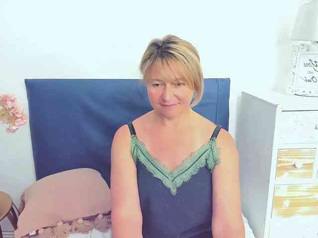 MarieneMature webcam