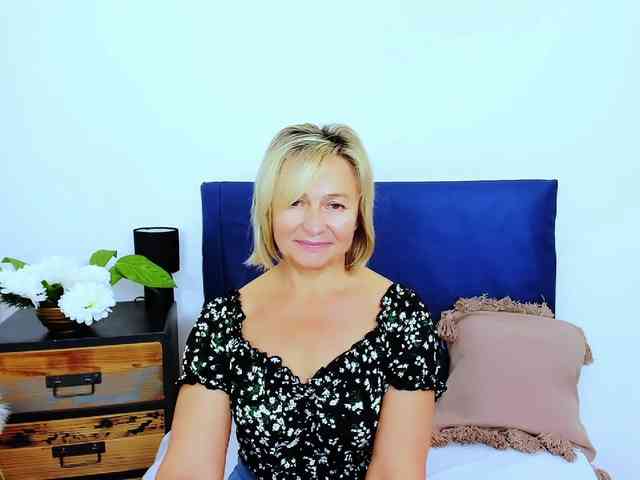 MarieneMature webcam