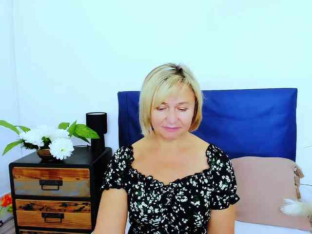 MarieneMature webcam