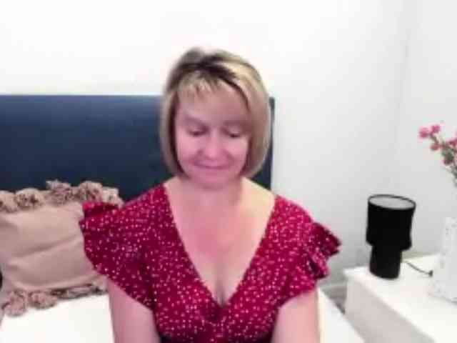 MarieneMature webcam
