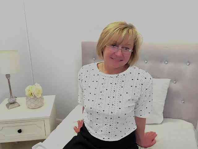 MarieneMature webcam