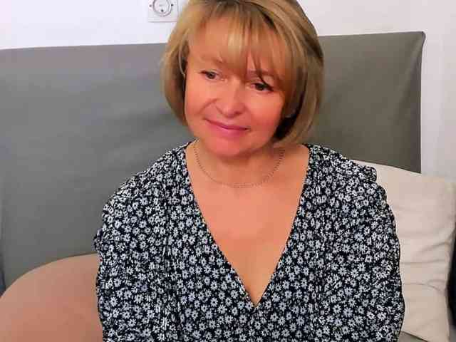 MarieneMature webcam