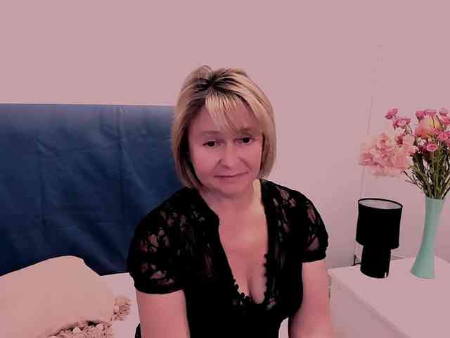 MarieneMature webcam