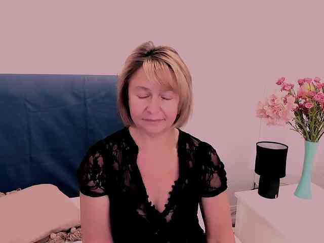 MarieneMature webcam
