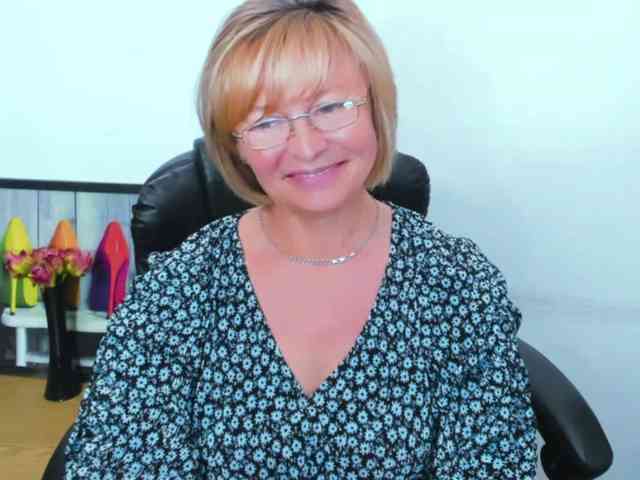 MarieneMature webcam