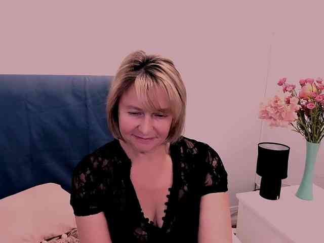 MarieneMature webcam