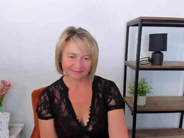 MarieneMature webcam