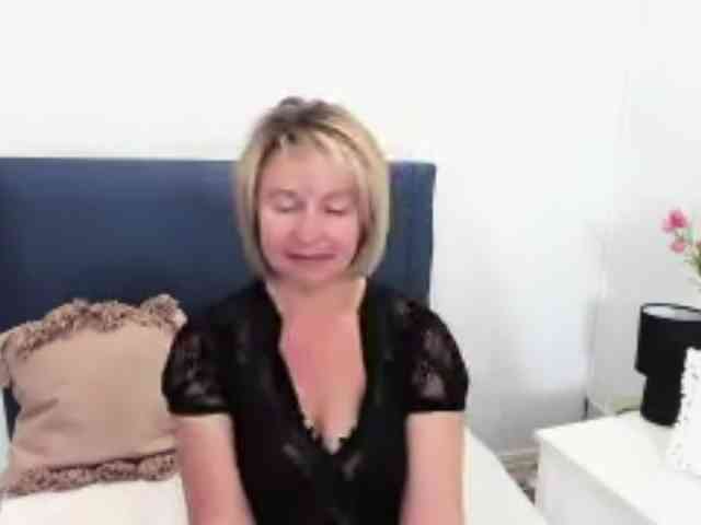 MarieneMature webcam