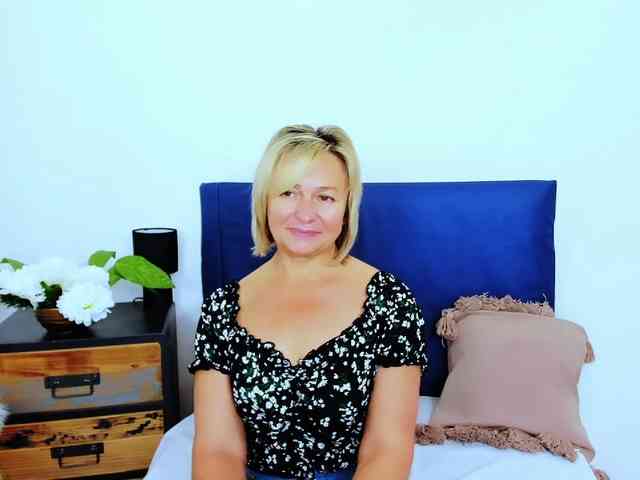 MarieneMature webcam