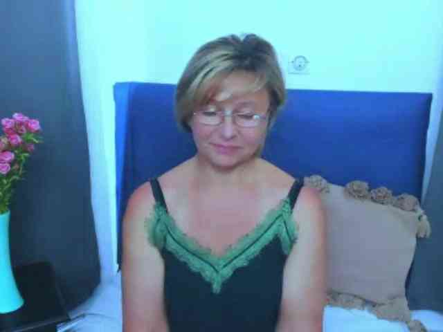MarieneMature webcam