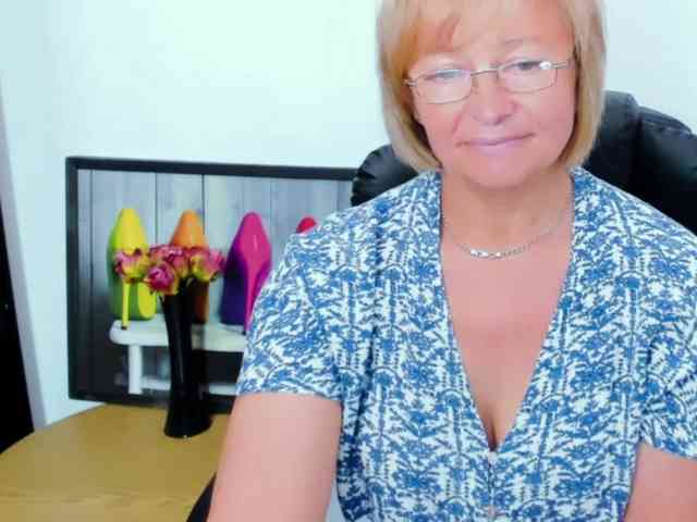 MarieneMature webcam