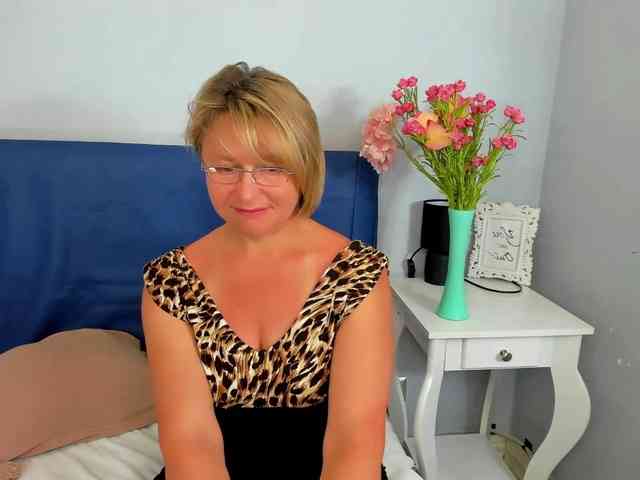 MarieneMature webcam