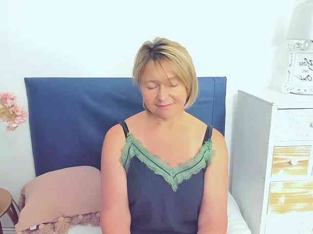 MarieneMature webcam